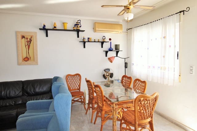 3 soverom Kjedet enebolig til salgs i Villamartin, Orihuela med svømmebasseng - € 249 990 (Ref: 10003728)