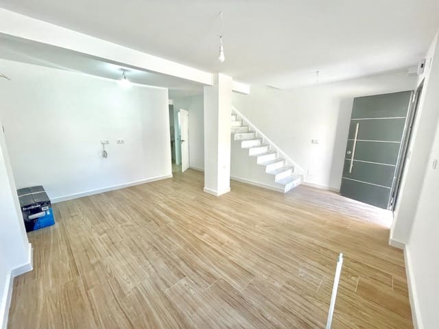 Casa de 3 habitaciones en Daya Vieja en venta - 165.900 € (Ref: 10003729)
