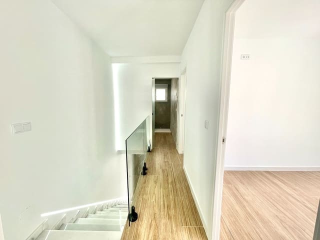 Casa de 3 habitaciones en Daya Vieja en venta - 165.900 € (Ref: 10003729)