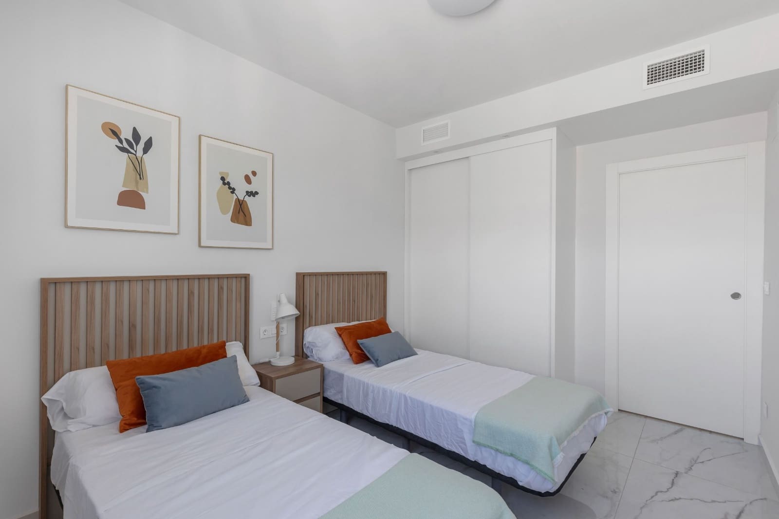 2 sovrum Lägenhet till salu i Playa Flamenca med pool - 495 000 € (Ref: 10019798)