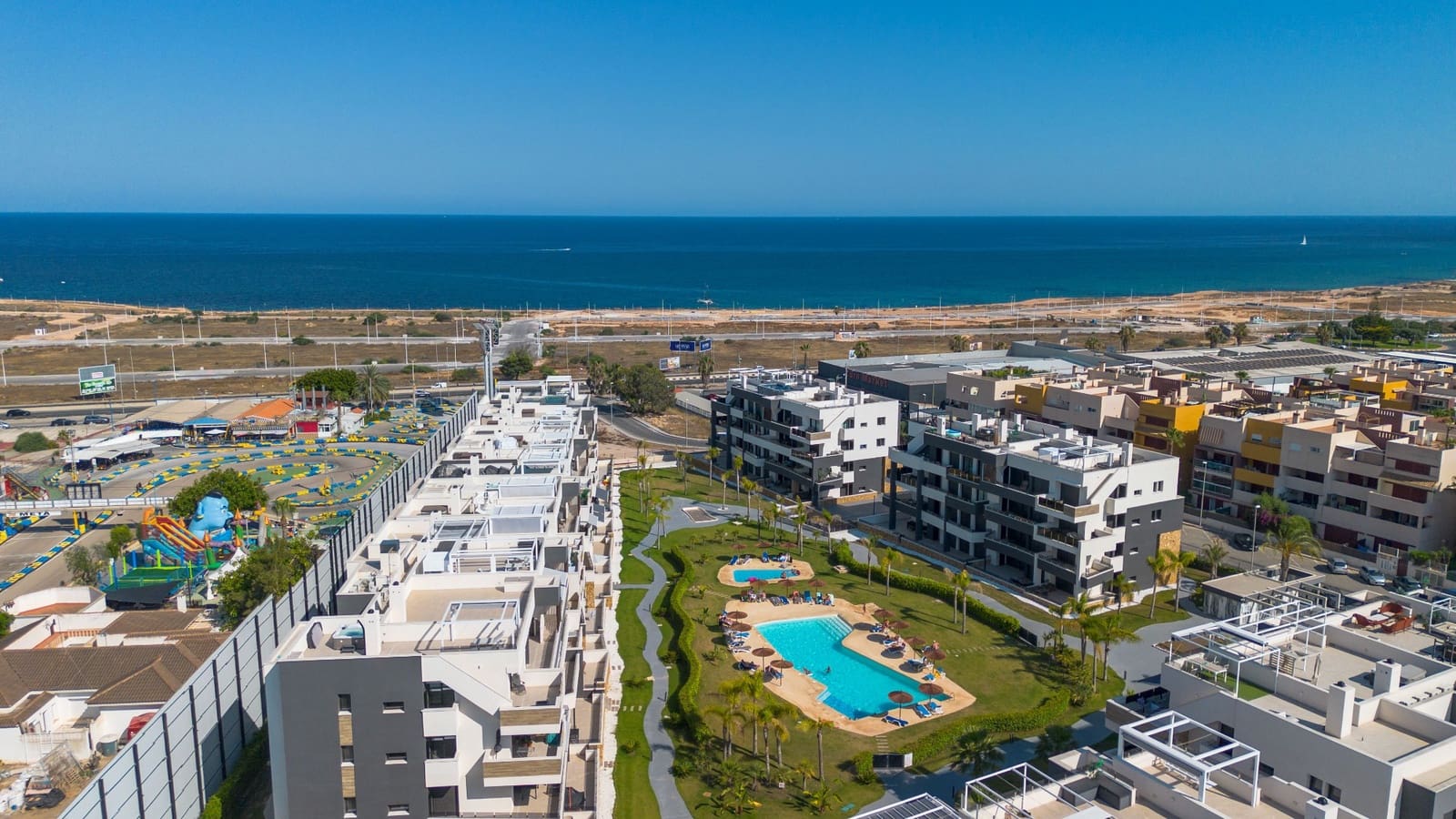 2 sovrum Lägenhet till salu i Playa Flamenca med pool - 495 000 € (Ref: 10019798)