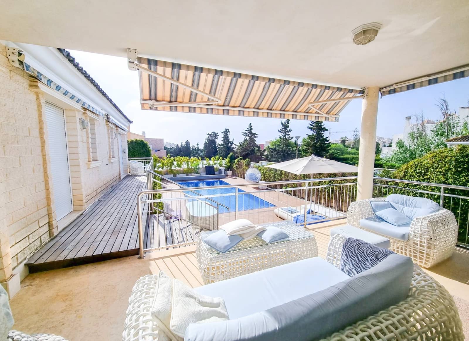 5 camera da letto Villa in vendita in Torrevieja con piscina - 1.170.000 € (Rif: 10025707)