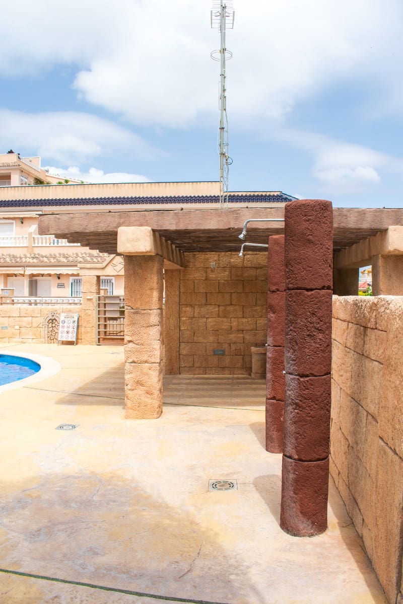 Chalet de 2 habitaciones en Orihuela Costa en venta - 211.500 € (Ref: 10025708)