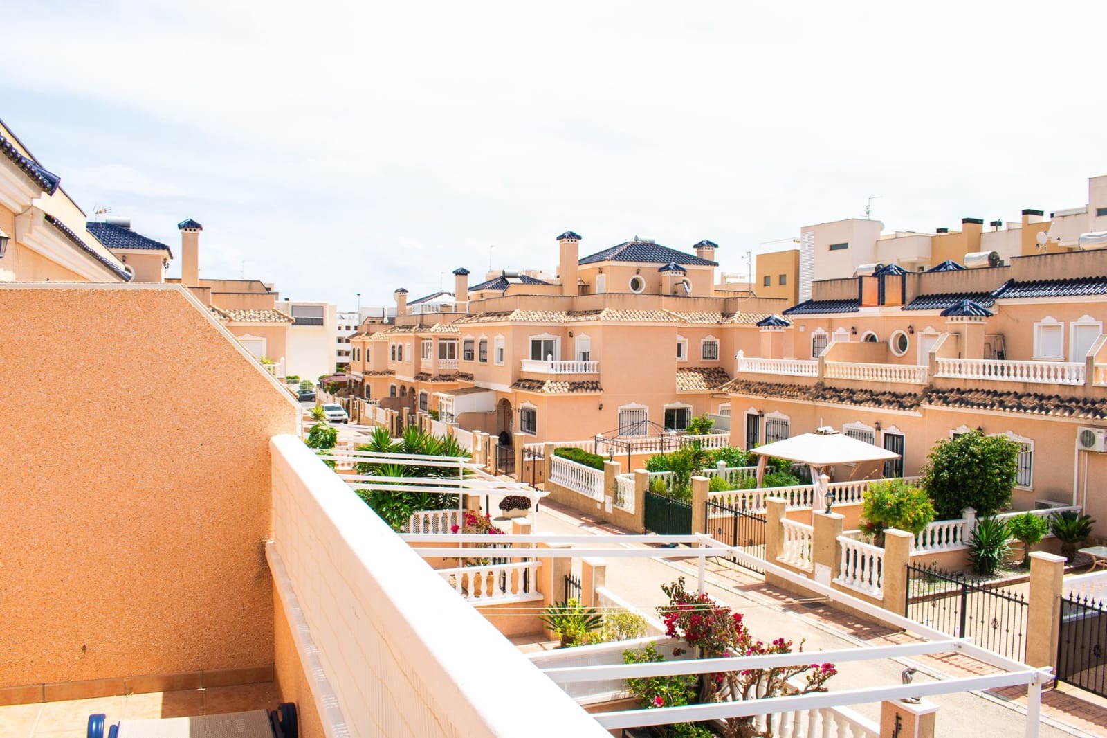 Chalet de 2 habitaciones en Orihuela Costa en venta - 211.500 € (Ref: 10025708)