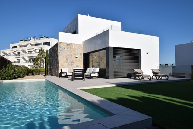 Chalet de 3 habitaciones en Las Colinas Golf, Orihuela en venta con piscina - 1.030.000 € (Ref: 10025719)