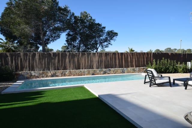 Chalet de 3 habitaciones en Las Colinas Golf, Orihuela en venta con piscina - 1.030.000 € (Ref: 10025719)