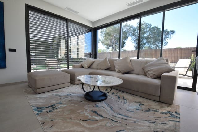 Chalet de 3 habitaciones en Las Colinas Golf, Orihuela en venta con piscina - 1.030.000 € (Ref: 10025719)