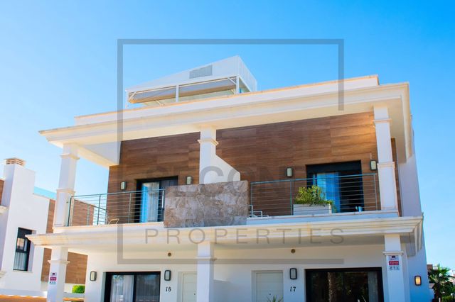 2 slaapkamer Villa te koop in Ciudad Quesada, Rojales met zwembad - € 336.000 (Ref: 10025726)