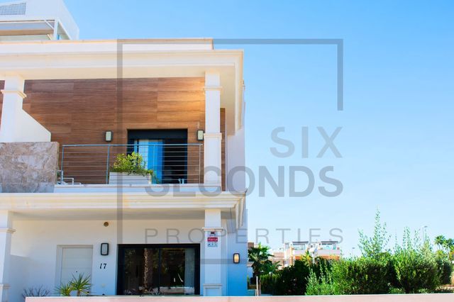 2 slaapkamer Villa te koop in Ciudad Quesada, Rojales met zwembad - € 336.000 (Ref: 10025726)