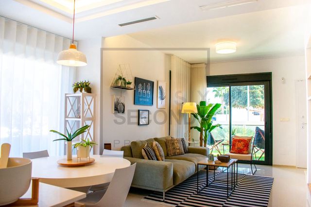 2 slaapkamer Villa te koop in Ciudad Quesada, Rojales met zwembad - € 336.000 (Ref: 10025726)