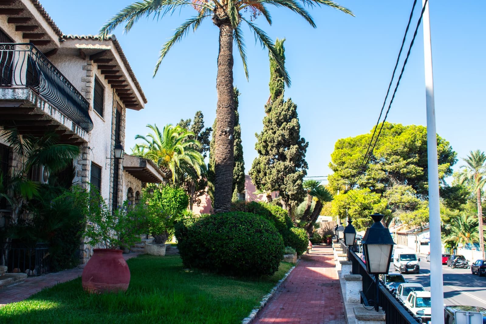 6 bedroom Villa for sale in Alicante / Alacant city with pool - € 1,350,000 (Ref: 10025728)
