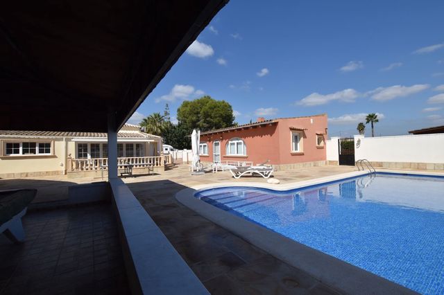 6 slaapkamer Finca/Landhuis te koop in Los Montesinos met zwembad garage - € 595.000 (Ref: 10025732)