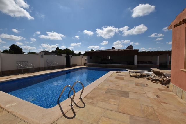6 slaapkamer Finca/Landhuis te koop in Los Montesinos met zwembad garage - € 595.000 (Ref: 10025732)