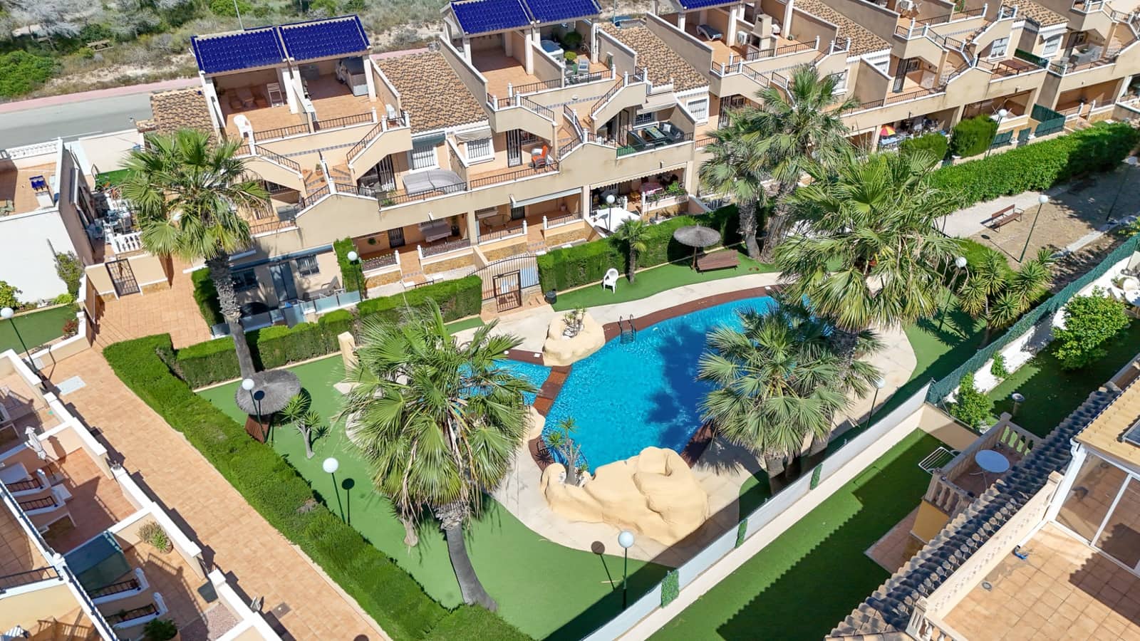 2 slaapkamer Bungalow te koop in Orihuela Costa met zwembad - € 209.000 (Ref: 10025787)