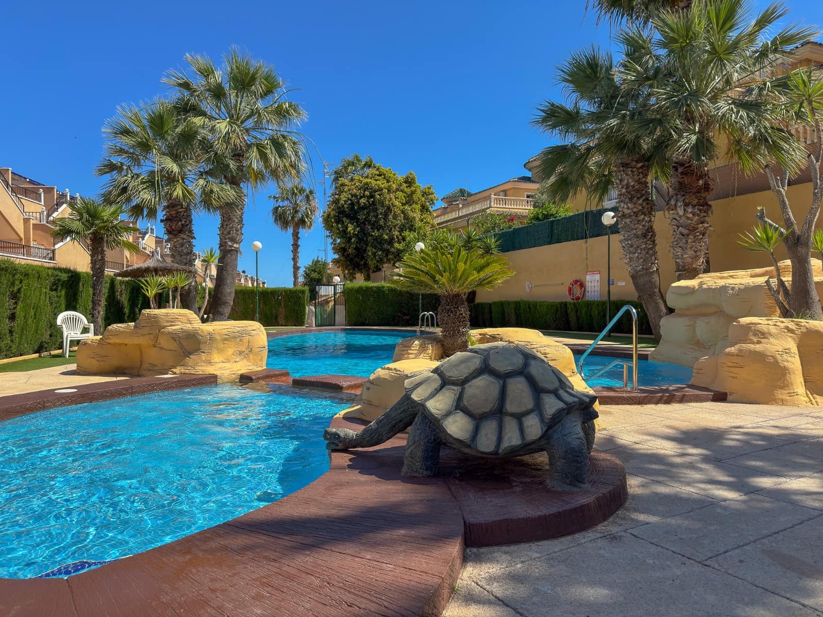 2 slaapkamer Bungalow te koop in Orihuela Costa met zwembad - € 209.000 (Ref: 10025787)