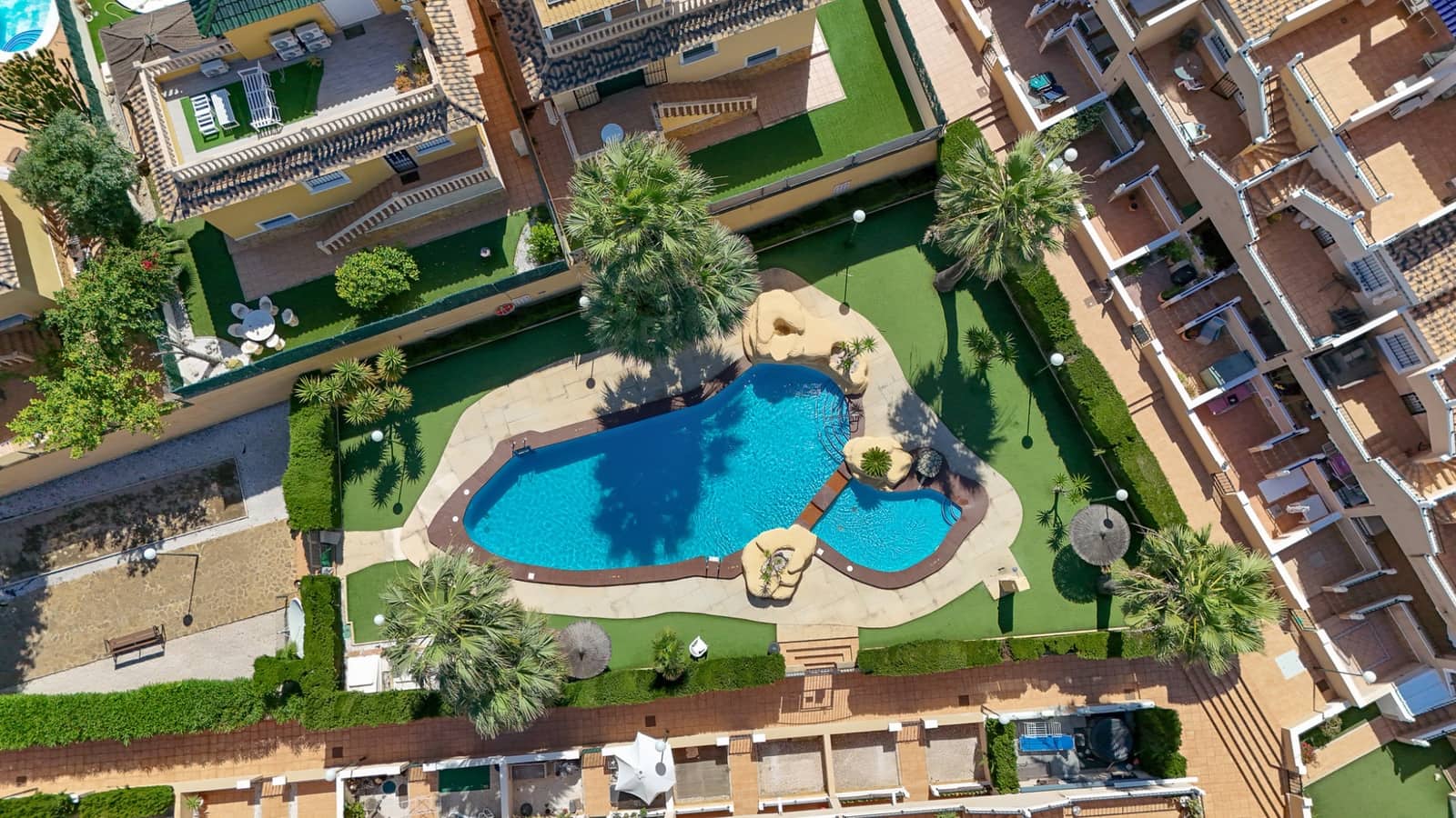 2 slaapkamer Bungalow te koop in Orihuela Costa met zwembad - € 209.000 (Ref: 10025787)