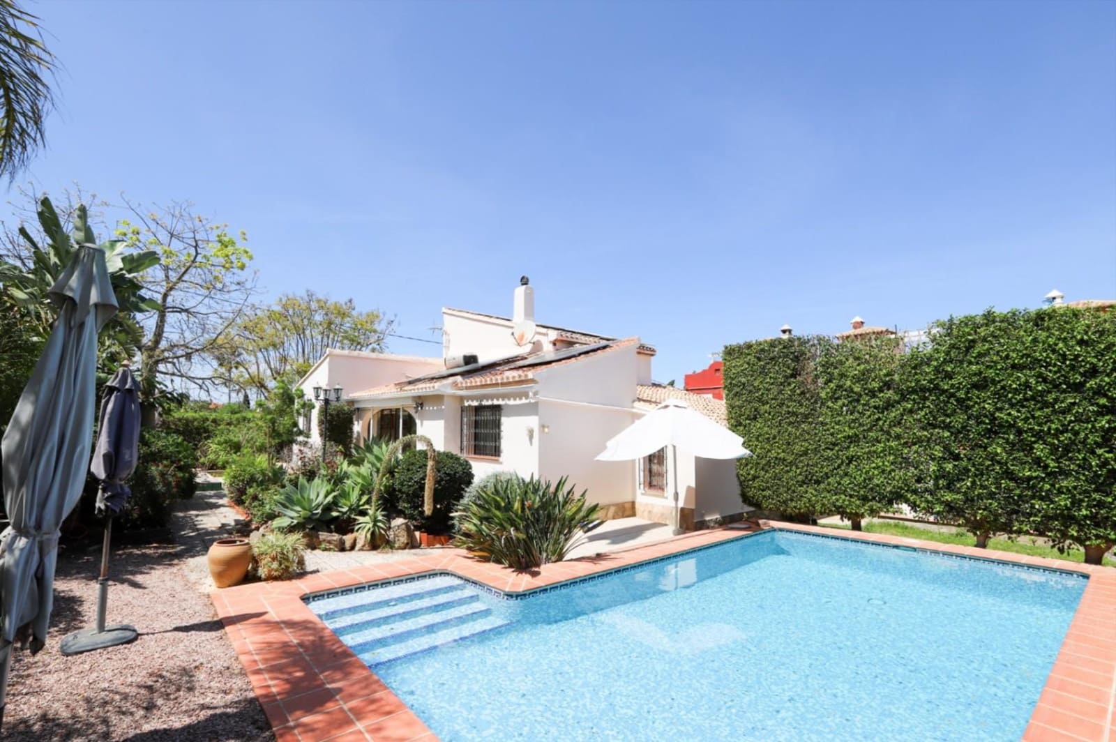 4 sovrum Villa till salu i Denia med pool garage - 580 000 € (Ref: 10038398)