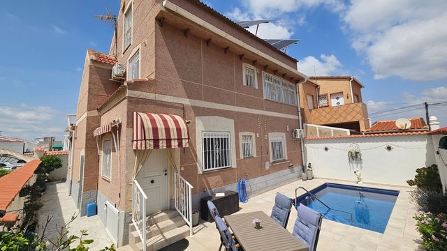 3 camera da letto Villa in vendita in La Marina, Elche / Elx con piscina - 399.950 € (Rif: 10054836)