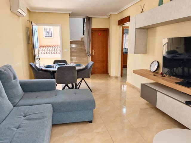 Maison de Ville de 3 chambres de location de vacances à San Miguel de Salinas avec piscine garage - 455 € (Ref: 10130863)
