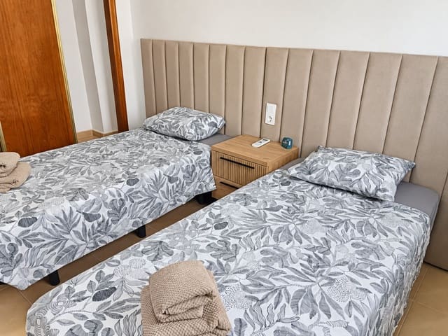 Maison de Ville de 3 chambres de location de vacances à San Miguel de Salinas avec piscine garage - 455 € (Ref: 10130863)