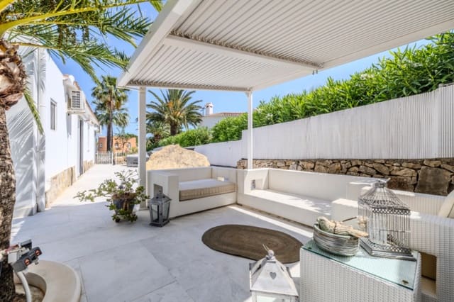 2 soverom Villa til salgs i Dénia med svømmebasseng garasje - € 679 000 (Ref: 10151210)