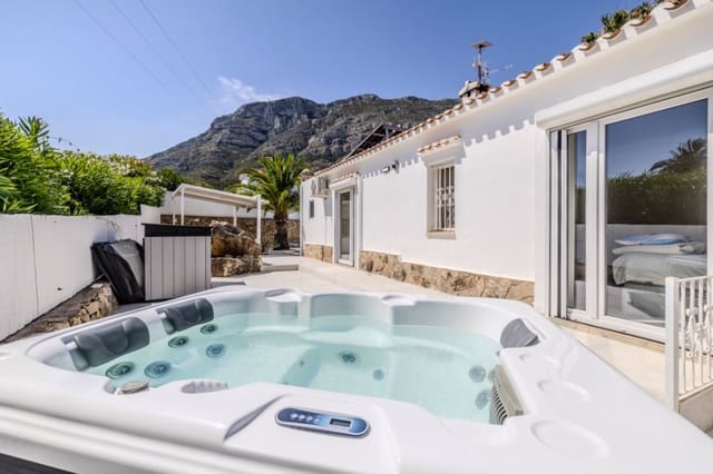 2 soverom Villa til salgs i Dénia med svømmebasseng garasje - € 679 000 (Ref: 10151210)