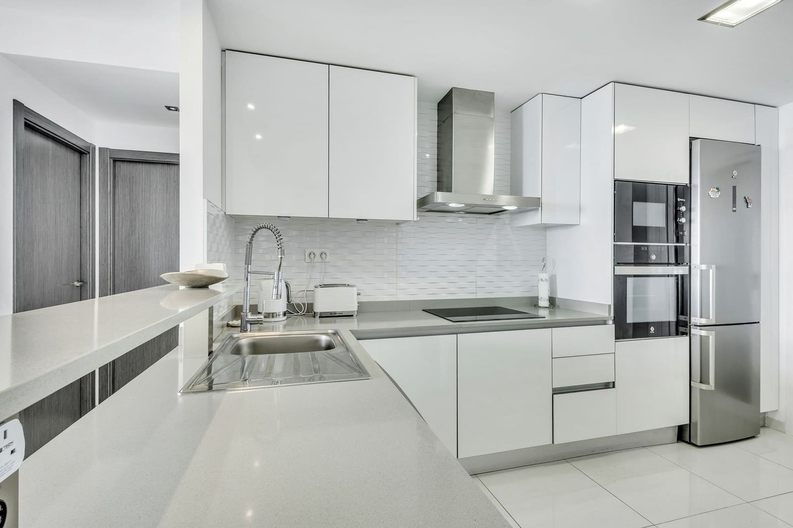 3 Zimmer Apartment zu verkaufen in Punta Prima mit Pool Garage - 550.000 € (Ref: 10180943)