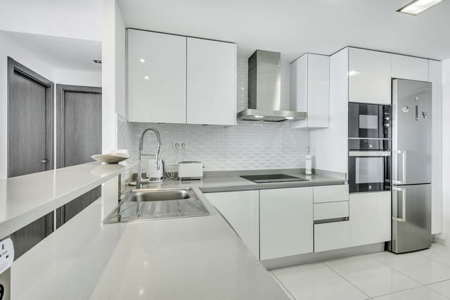 3 Zimmer Apartment zu verkaufen in Punta Prima, Torrevieja mit Pool Garage - 550.000 € (Ref: 10180943)