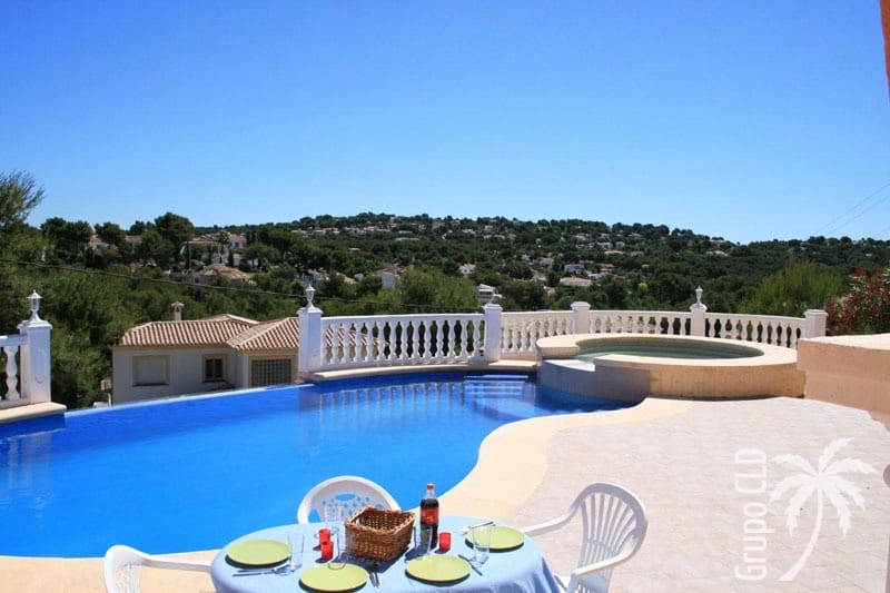 3 soveværelse Villa til salg i Javea / Xabia med swimmingpool - € 595.000 (Ref: 1886257)