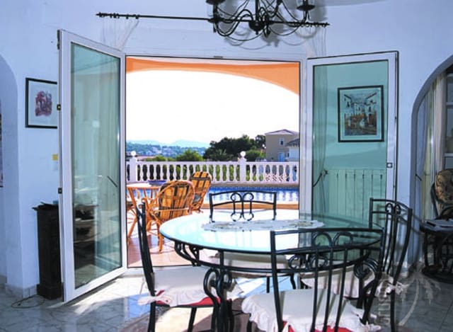 3 soveværelse Villa til salg i Centro ciudad, Javea / Xàbia med swimmingpool - € 595.000 (Ref: 1886257)