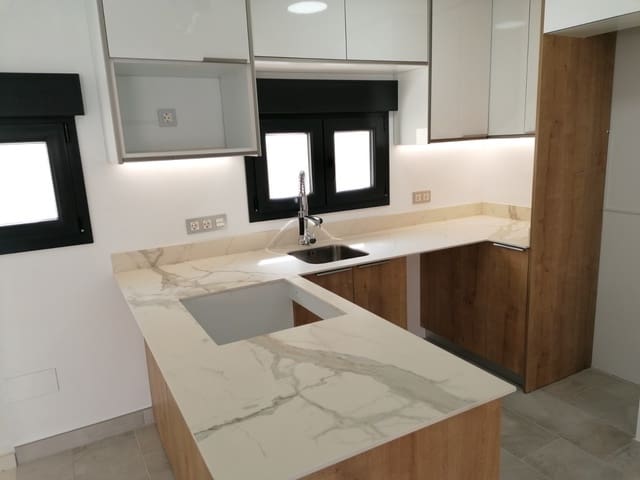 3 slaapkamer Villa te koop in La Mata, Torrevieja met zwembad garage - € 660.000 (Ref: 3210695)