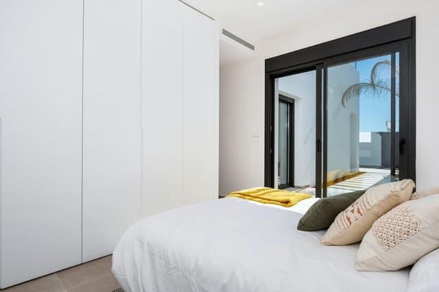 2 soverom Villa til salgs i Pueblo Latino, Pilar de la Horadada med svømmebasseng garasje - € 419 900 (Ref: 4902866)