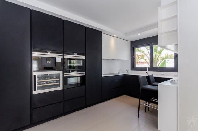 3 soveværelse Villa til salg i Dehesa de Campoamor, Orihuela med garage - € 904.950 (Ref: 4902869)