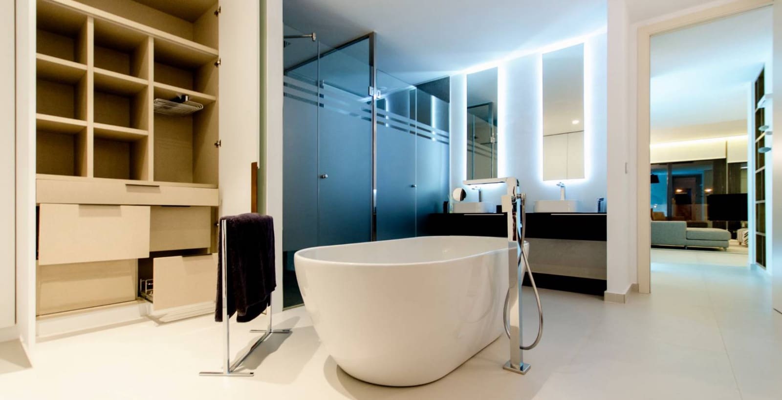 4 soverom Villa til salgs i Blue Hills med svømmebasseng garasje - € 1 250 000 (Ref: 4902893)