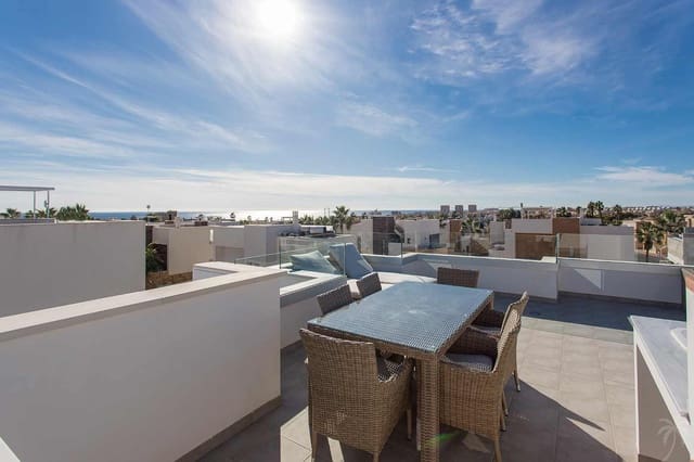 3 bedroom Villa for sale in Torrevieja with garage - € 600,000 (Ref: 4988471)