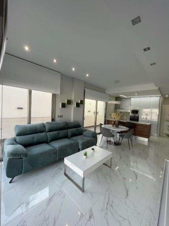 3 bedroom Villa for sale in Villamartin with garage - € 399,900 (Ref: 5210695)