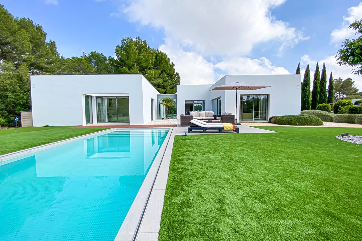 3 bedroom Villa for sale in Campoamor with pool garage - € 1,200,000 (Ref: 6808382)