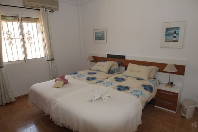 3 slaapkamer Villa voor vakantieverhuur in La Marina, Elche / Elx met zwembad - € 630 (Ref: 6968362)