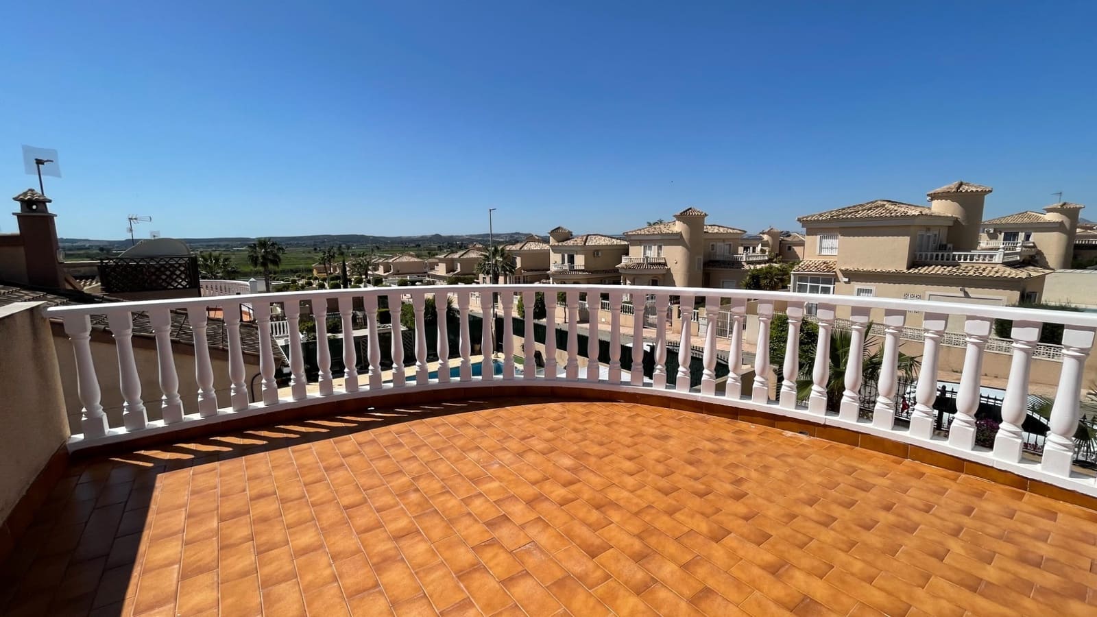   3 soveværelse   ferieVilla i La Marina   med   swimmingpool   - € 630 (Ref: 6968362)