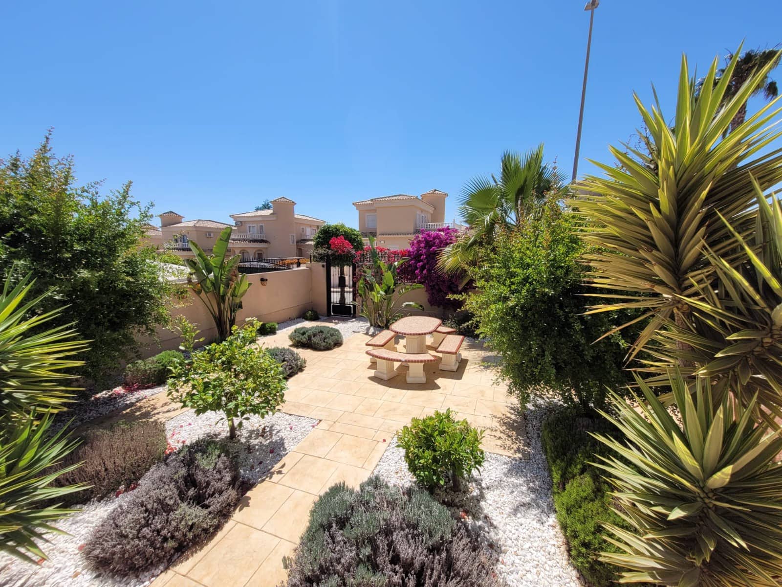   3 soveværelse   ferieVilla i La Marina   med   swimmingpool   - € 630 (Ref: 6968362)