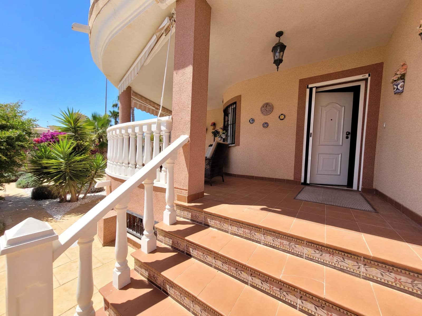   3 soveværelse   ferieVilla i La Marina   med   swimmingpool   - € 630 (Ref: 6968362)