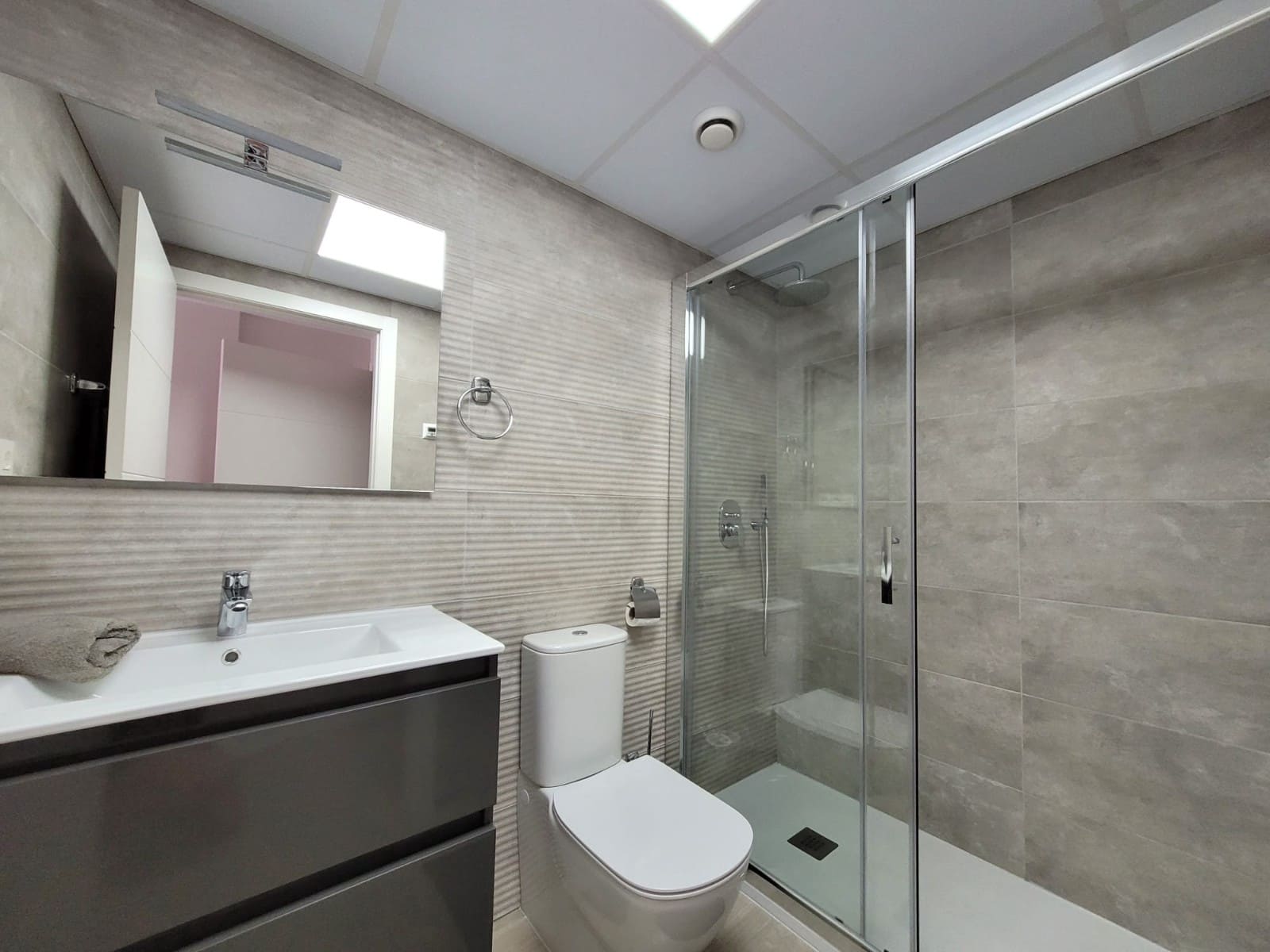 3 quarto Apartamento para arrendamento para férias em Torrevieja com piscina - 630 € (Ref: 6968366)