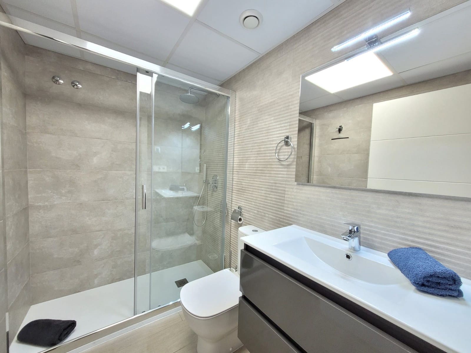 3 quarto Apartamento para arrendamento para férias em Torrevieja com piscina - 630 € (Ref: 6968366)