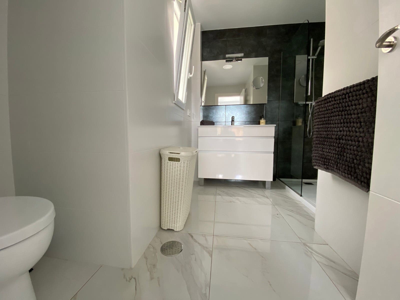 Appartement de 2 chambres de location de vacances à La Marina avec piscine garage - 420 € (Ref: 6968368)