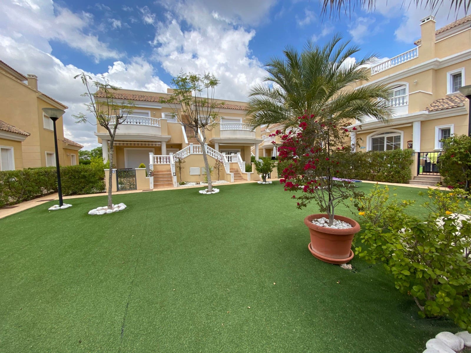 Appartement de 2 chambres de location de vacances à La Marina avec piscine garage - 420 € (Ref: 6968368)