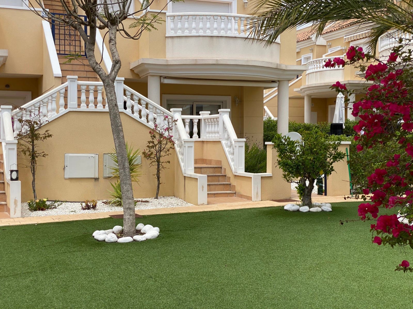 Appartement de 2 chambres de location de vacances à La Marina avec piscine garage - 420 € (Ref: 6968368)