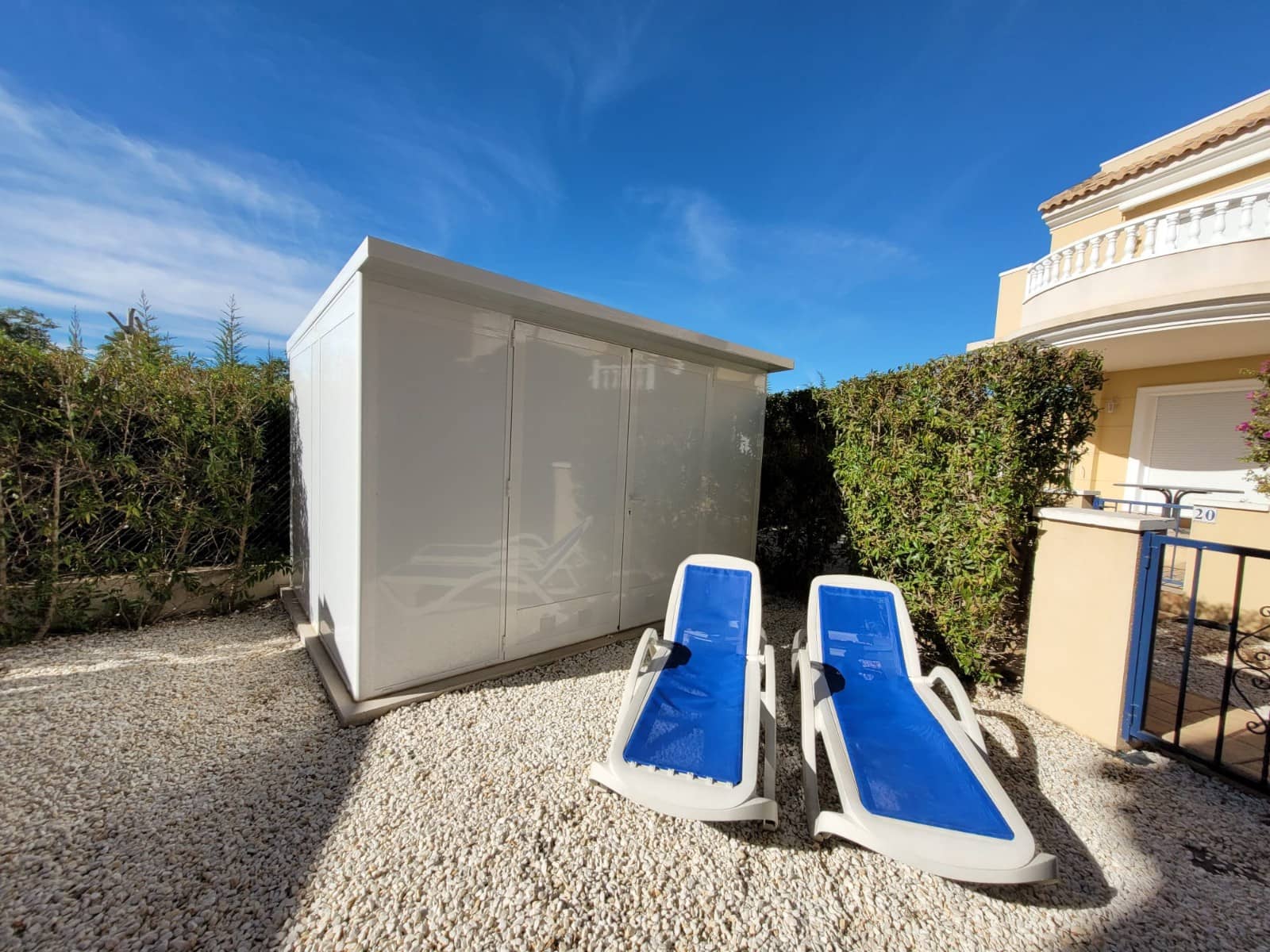 Appartement de 2 chambres de location de vacances à La Marina avec piscine garage - 420 € (Ref: 6968368)