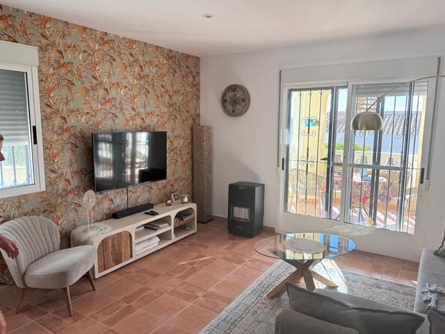 Chalet de 2 habitaciones en La Marina, Elche / Elx en alquiler vacacional con piscina garaje - 630 € (Ref: 6968370)