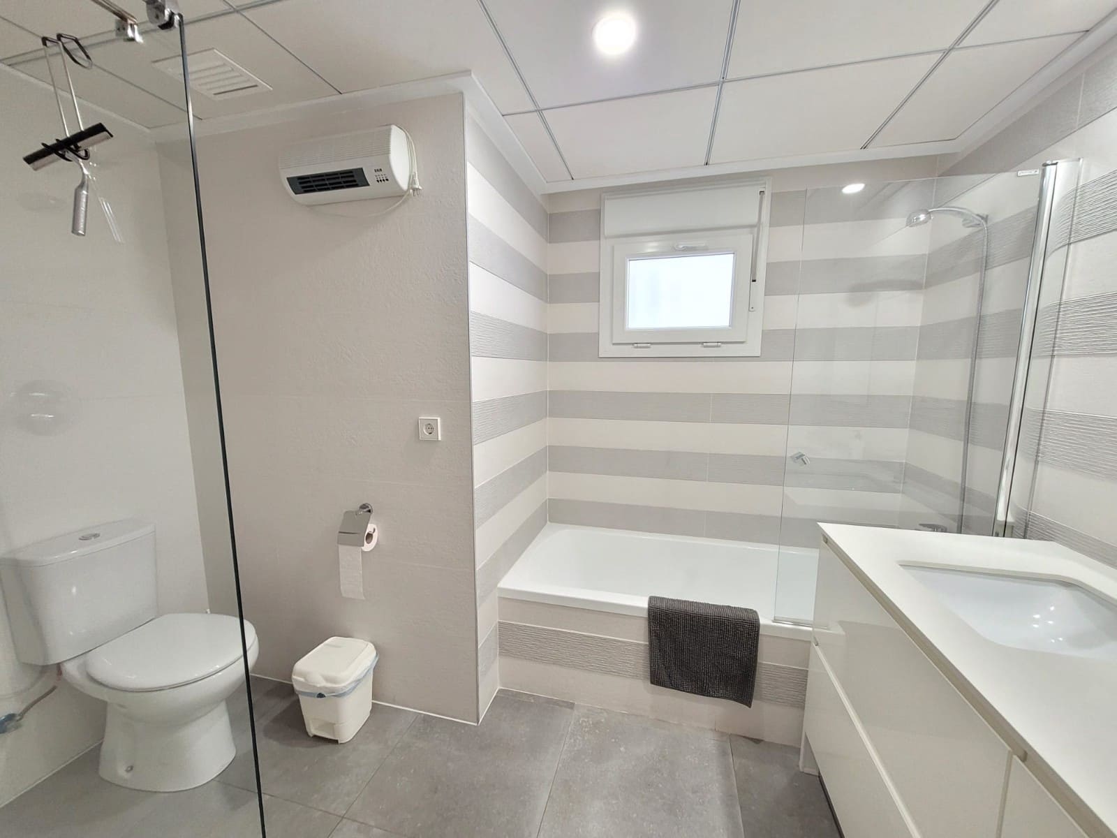 3 bedroom Penthouse for holiday rental in La Marina with pool garage - € 630 (Ref: 6968371)