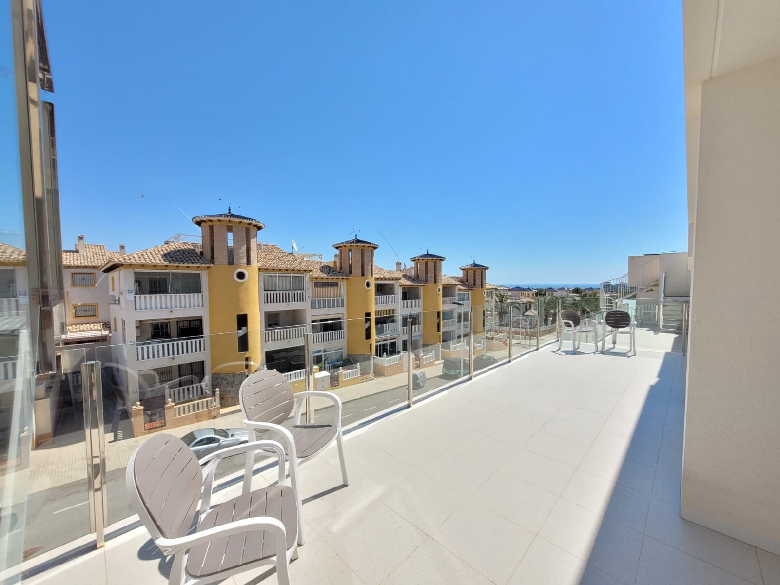 3 bedroom Penthouse for holiday rental in La Marina with pool garage - € 630 (Ref: 6968371)